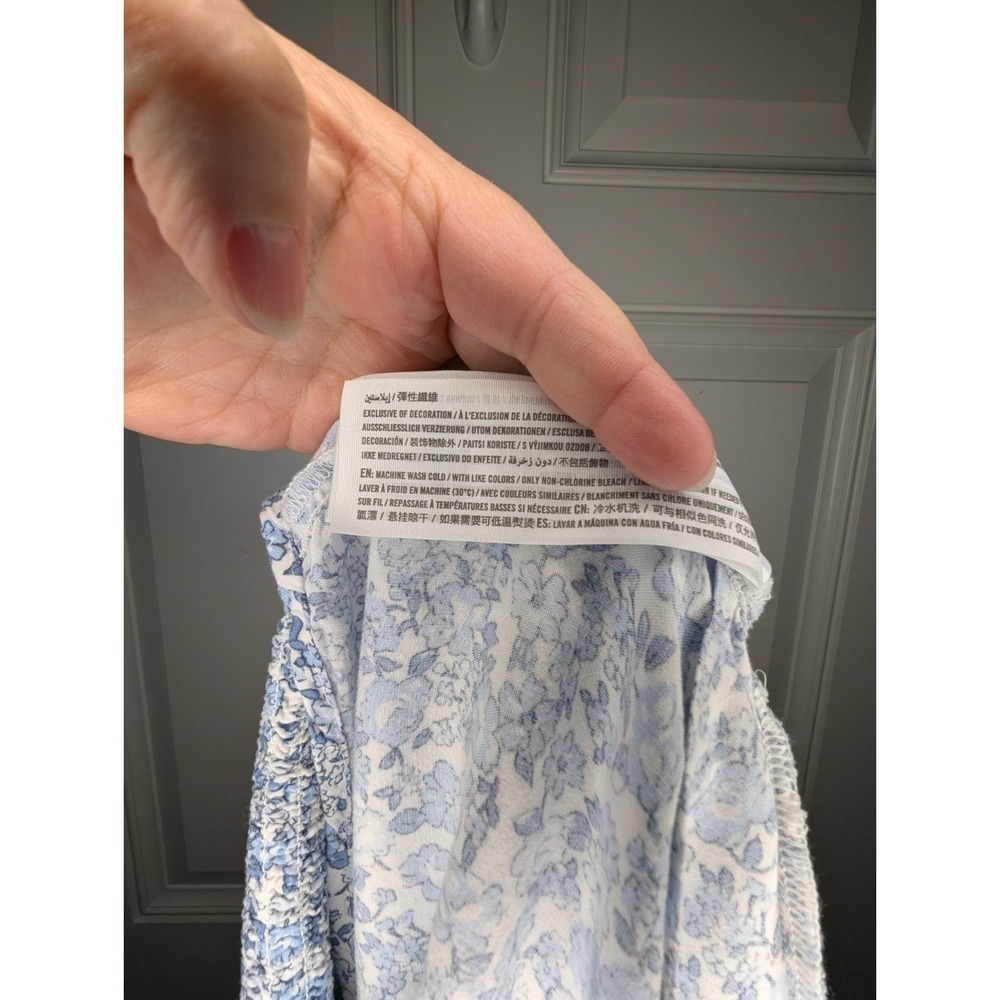 Hollister Blue White Floral Crop Top Shirred Tie Center Women's Size Large - Picture 6 of 6